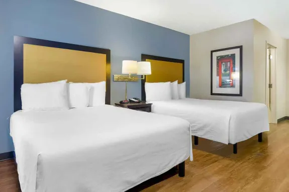 Studio Suite - 2 Full Beds