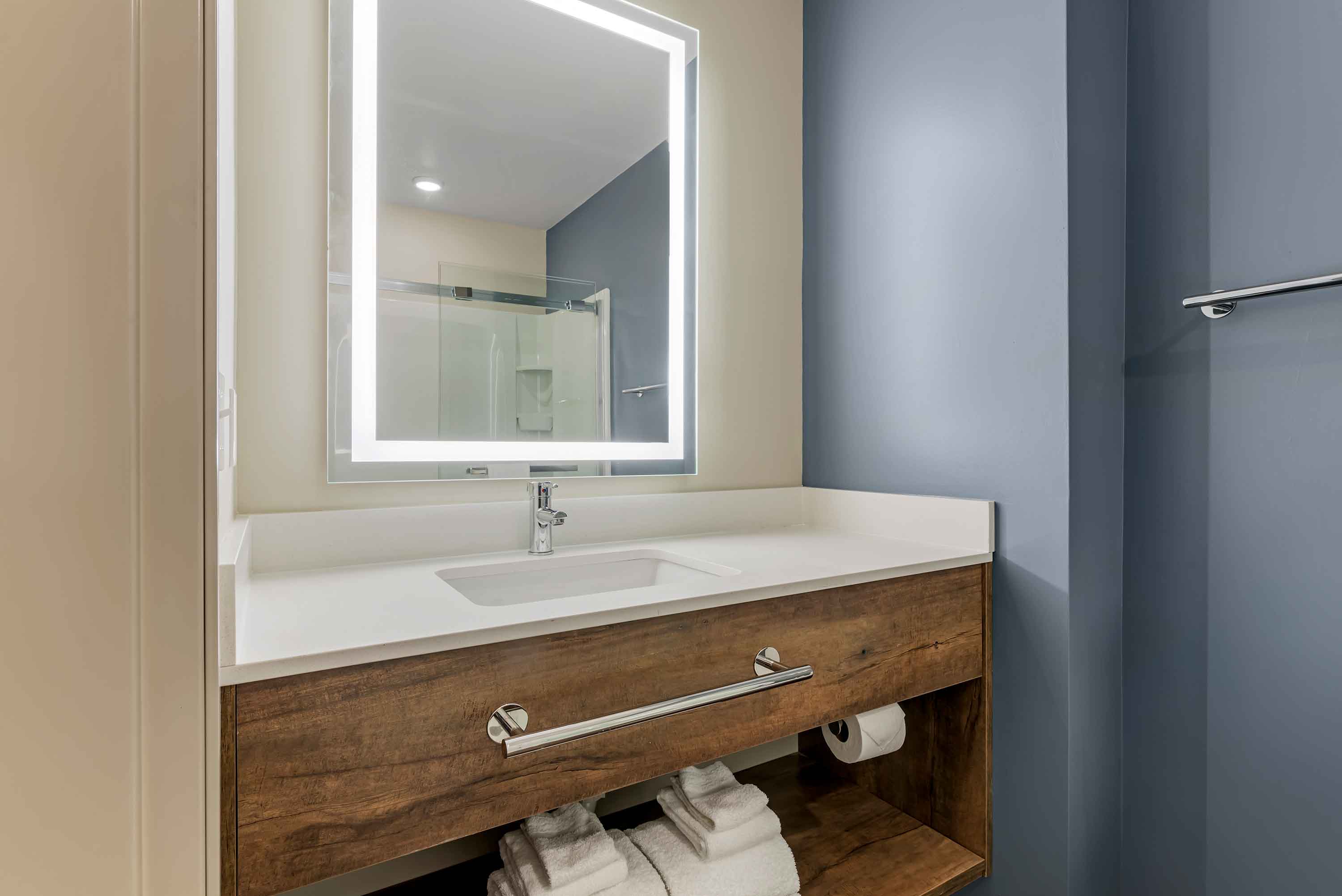 Studio Suite - 1 Queen Bed