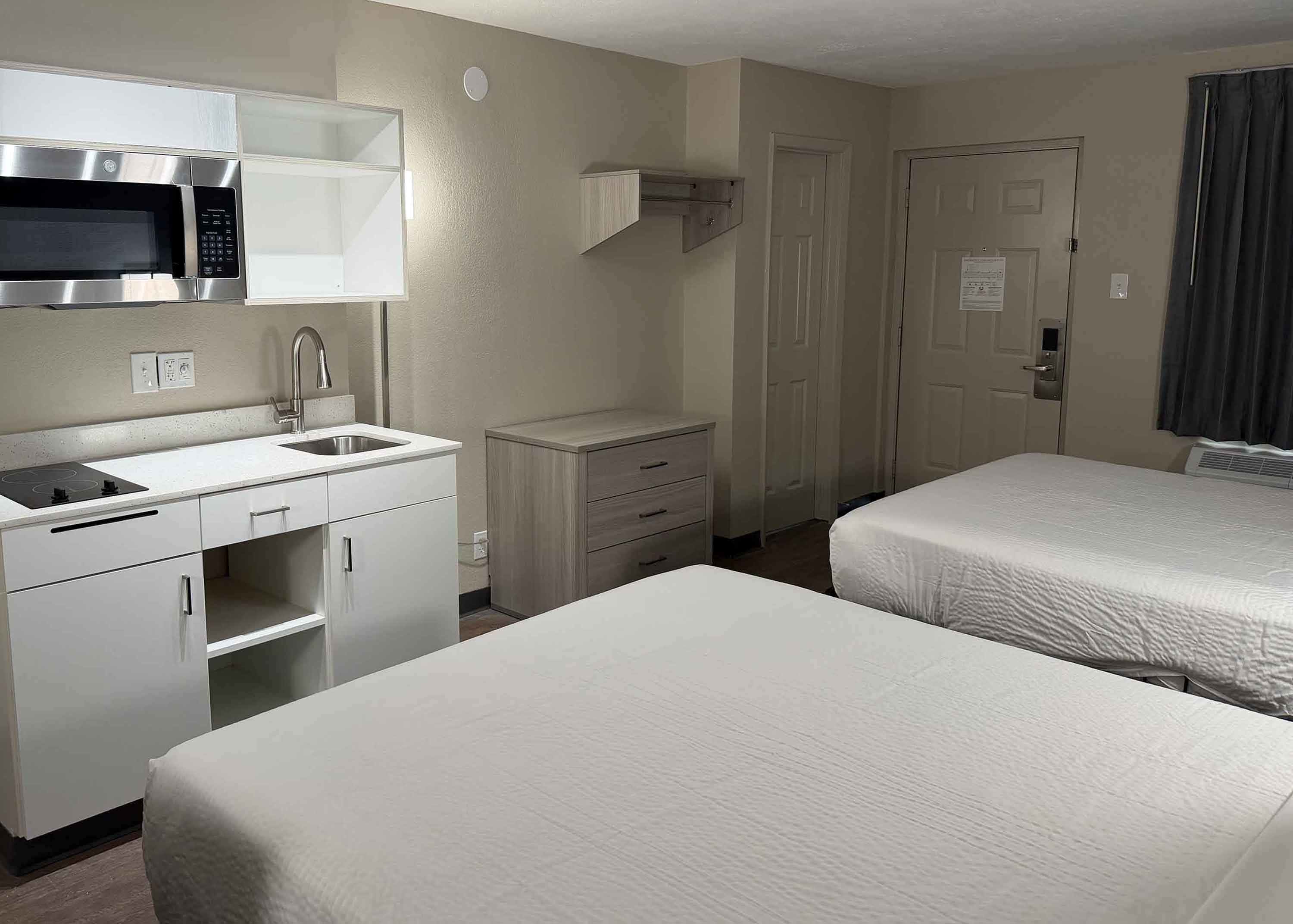 Studio Suite - 2 Queen Beds