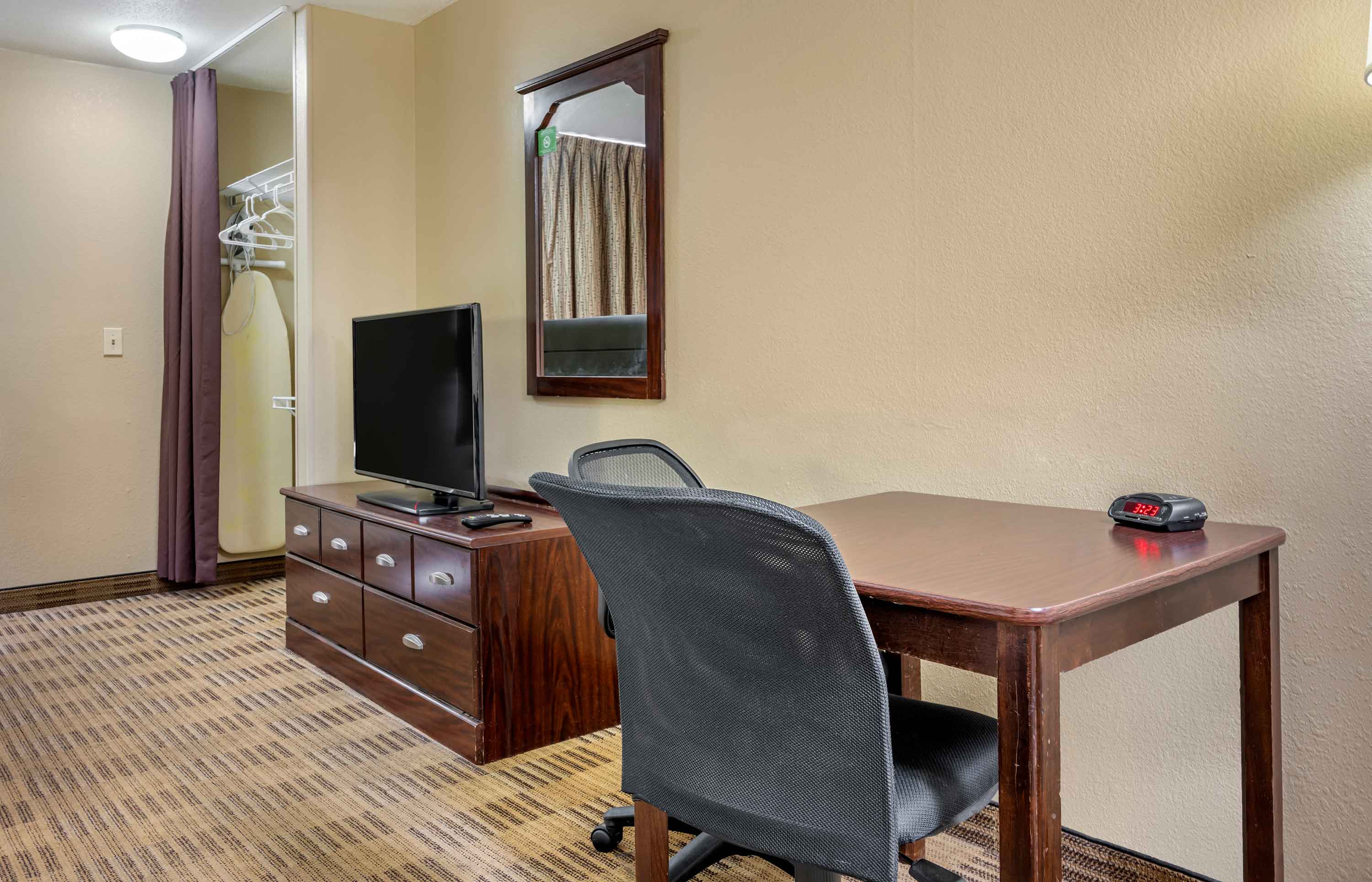 Studio Suite - 2 Full Beds