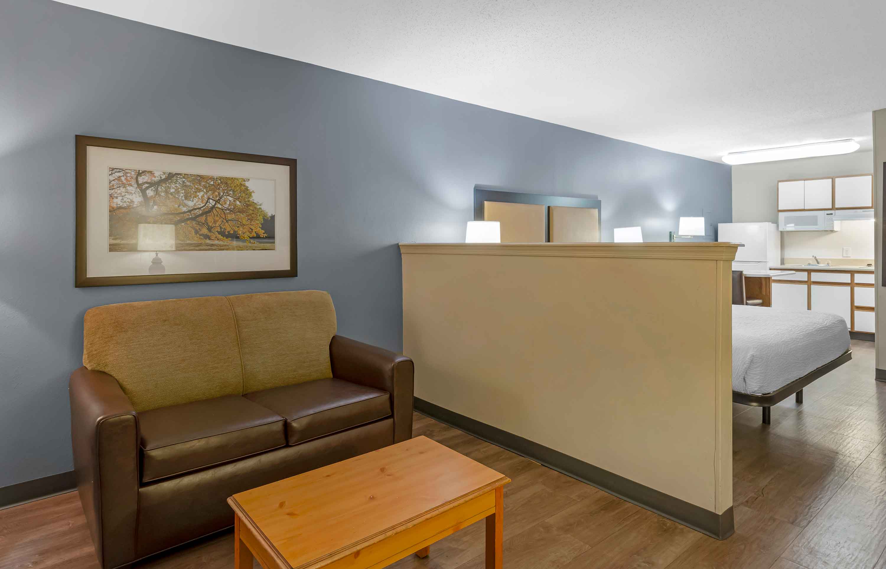 Deluxe Studio - 1 King Bed