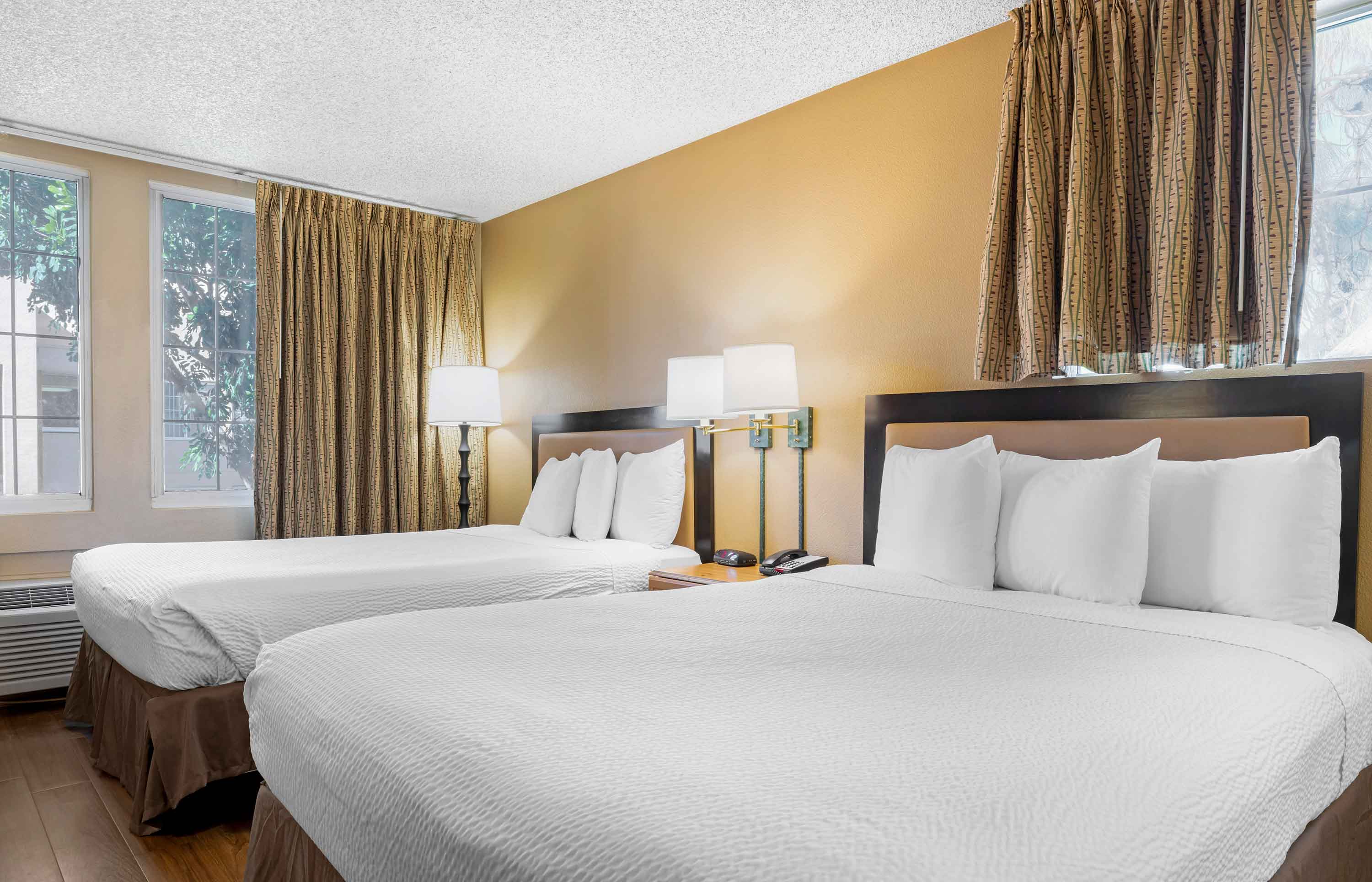 Studio Suite - 2 Full Beds