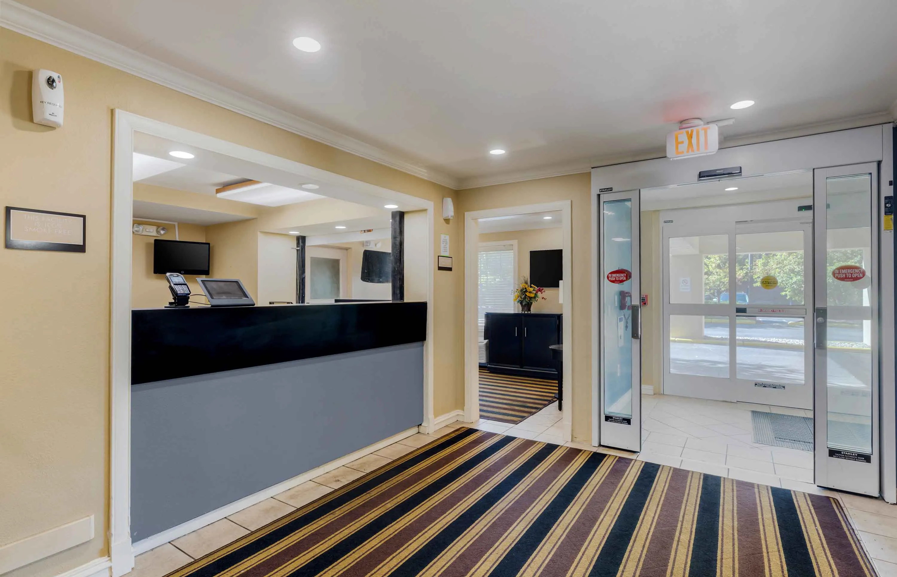 Lobby and Guest Check-in
