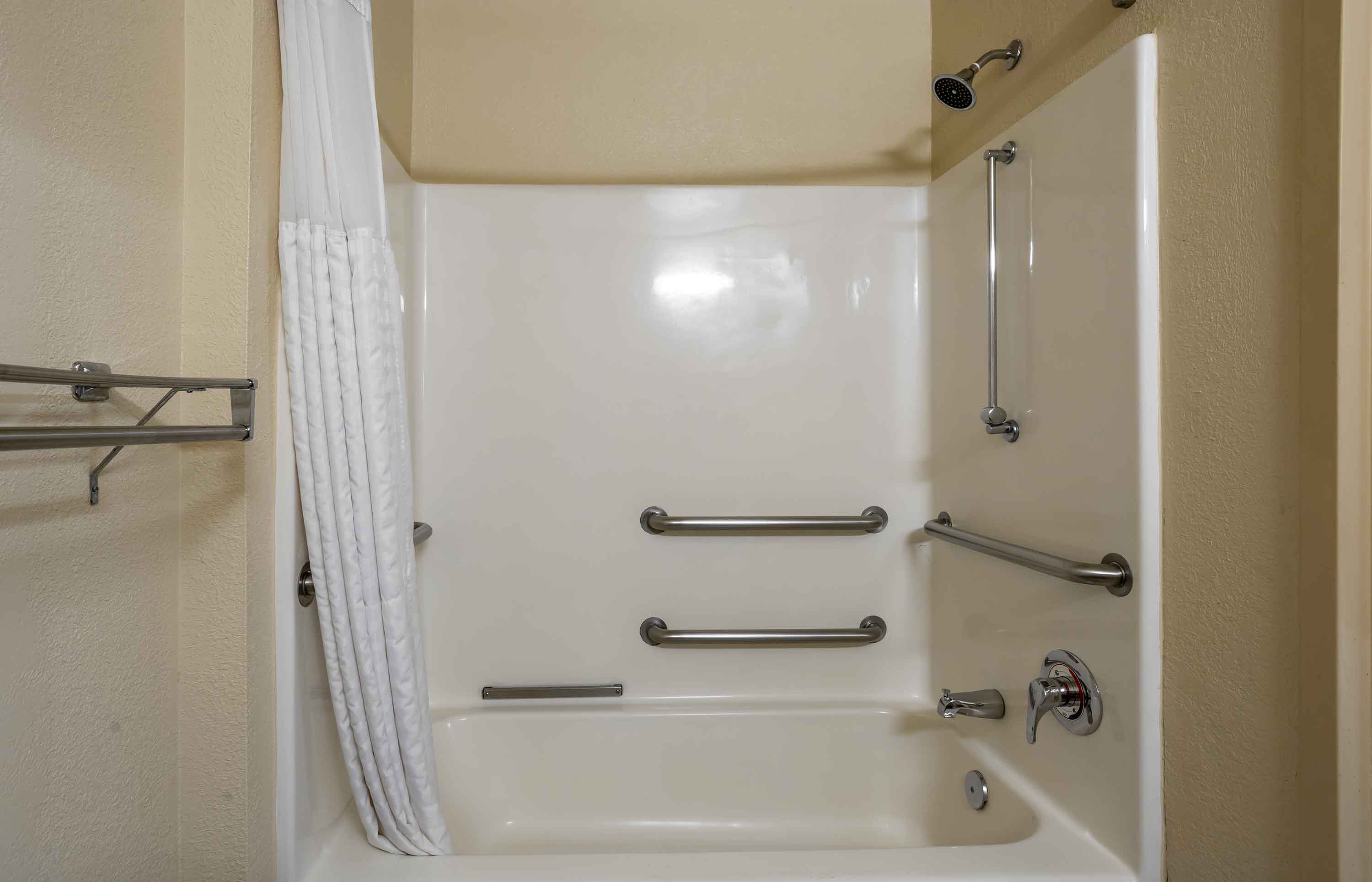 Deluxe Studio - 2 Full Beds